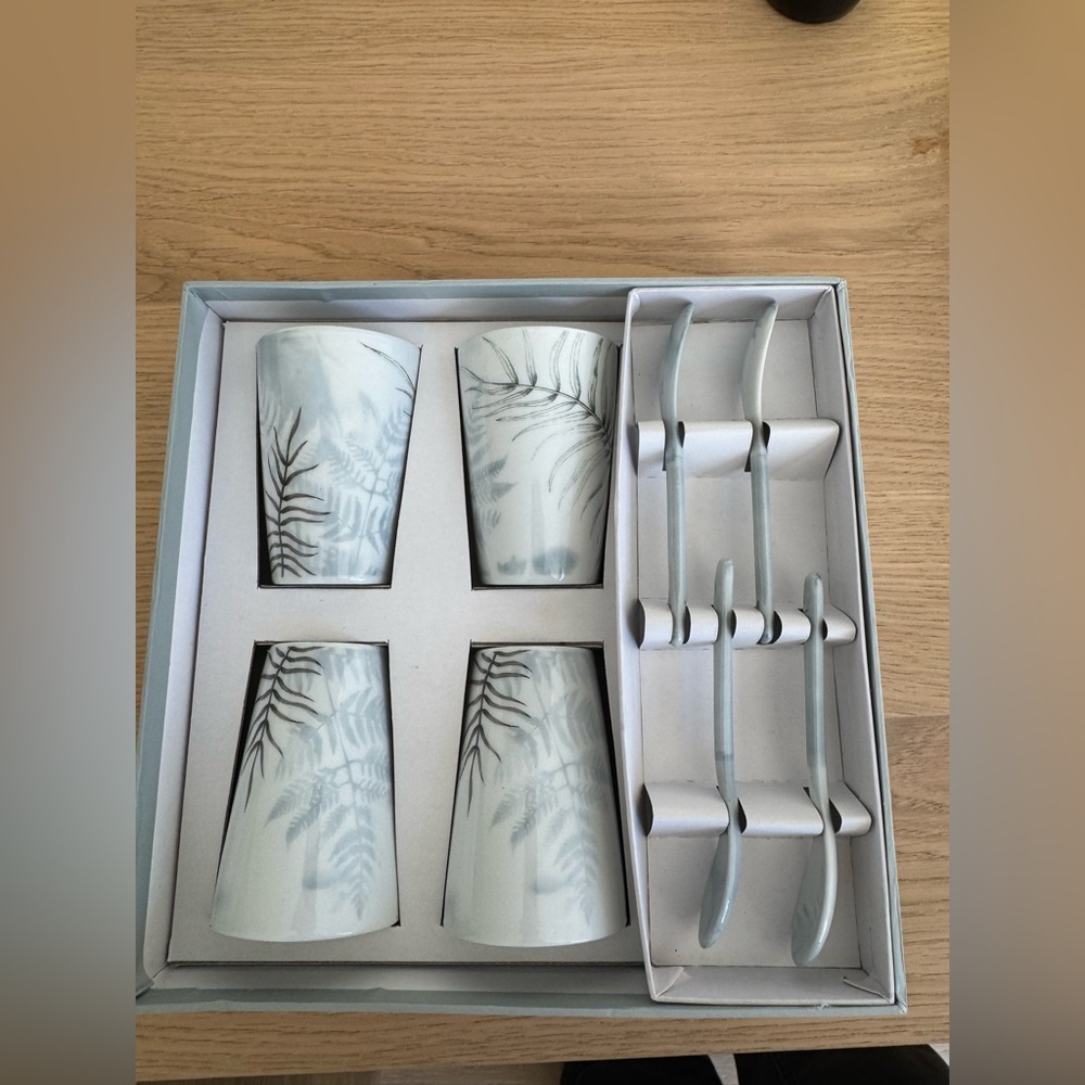 Genevieve Lethu Set of 4 Leaf Print Cups with Spoons